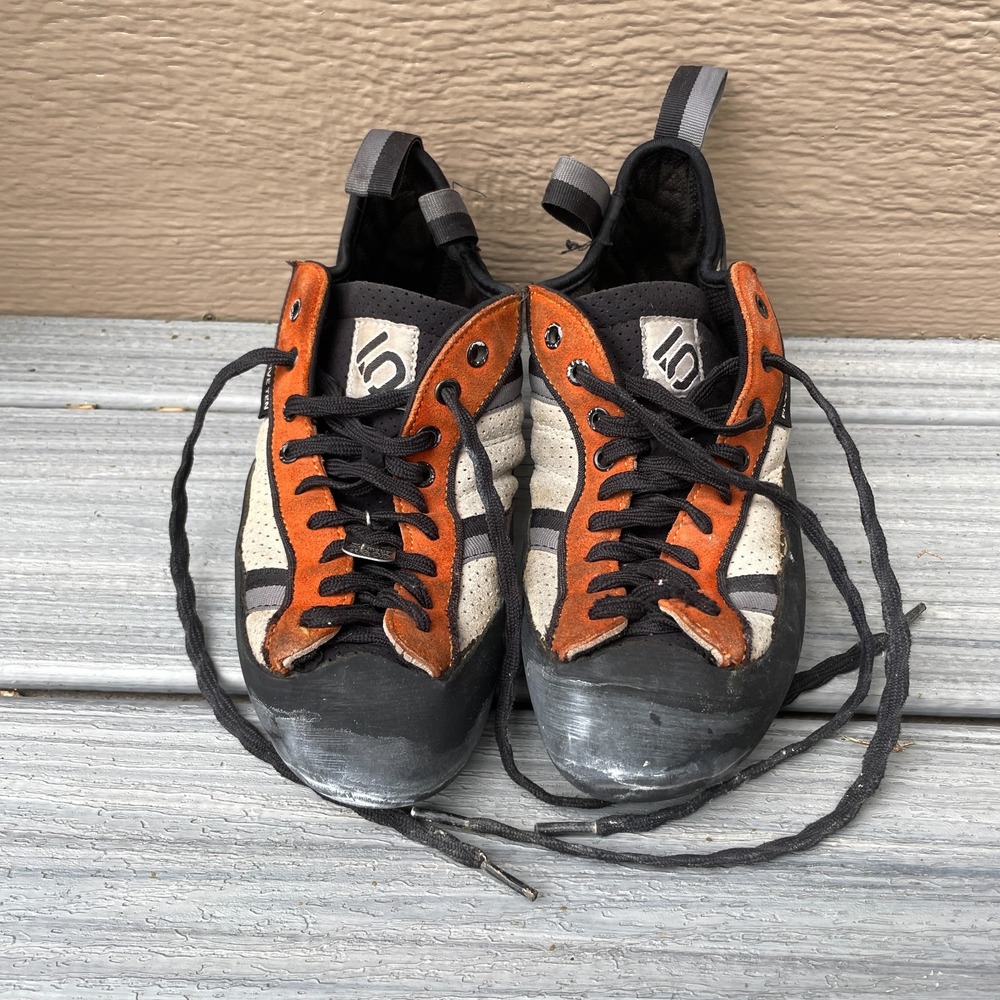 Five Ten 5.10  Climbing Shoes Men's Size 9 ( EU 42) Orange Black Lace Up Used
